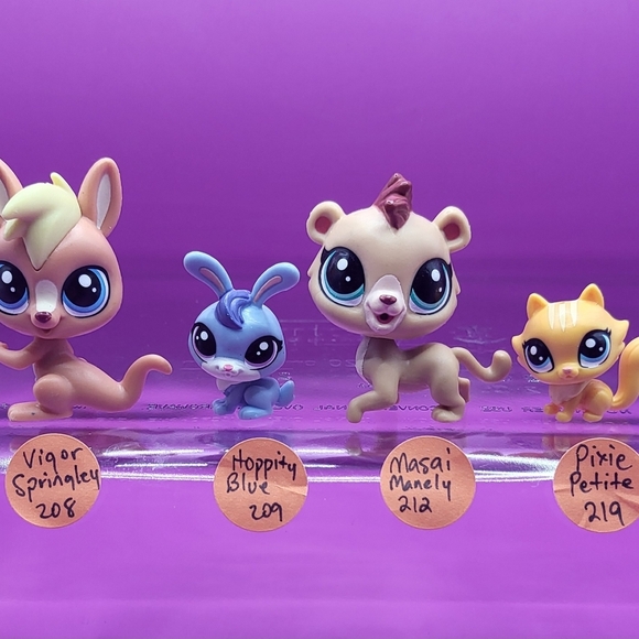 Littlest Pet Shop Other - 4 Littlest Pet Shop LPS Lot Pets In The City 208 209 212 219